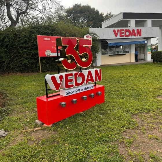 Thi công chữ inox Vedan Long Thành