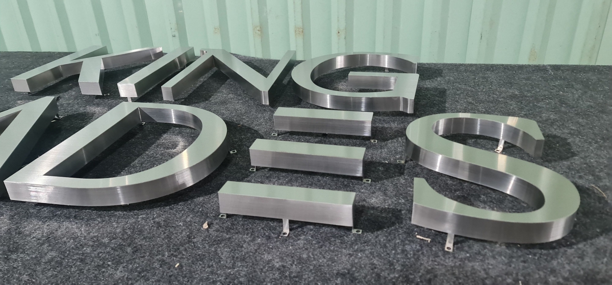 gia công chữ inox tại tân an