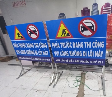 Biển báo công trình đang thi công