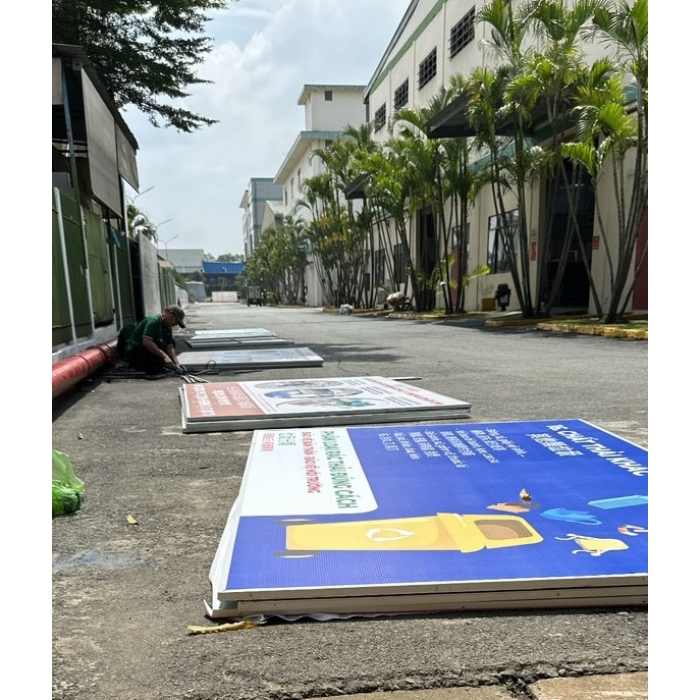 Thi Công Bảng Tole Dán Decal Tại Trảng Bom