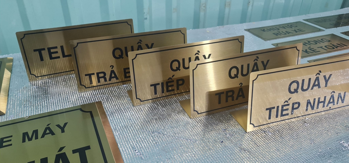 Làm bảng inox tại Biên Hòa - Đồng Nai 4 bảng tên inox