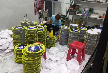 Gia Công Mica Dán Decal 1 Gia công mi ca dán decal