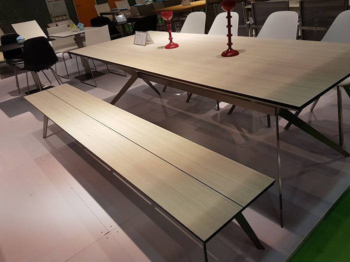 Thi Công Vách Ngăn Nhà Vệ Sinh - Thi Công Nhà Vệ Sinh Cty Tiến Nga 4 Tấm compact làm mặt bàn